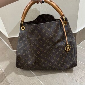 Louis Vuitton Artsy
